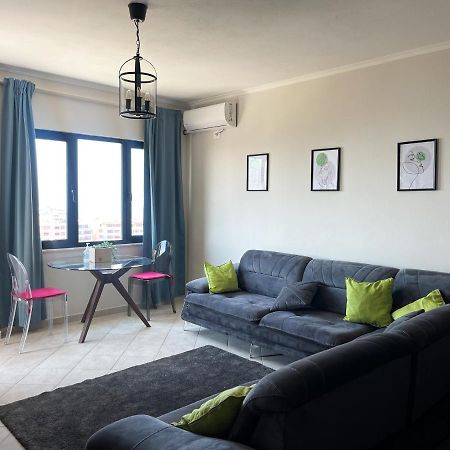 Nostalgic Sea View Apartments Дуррес Экстерьер фото