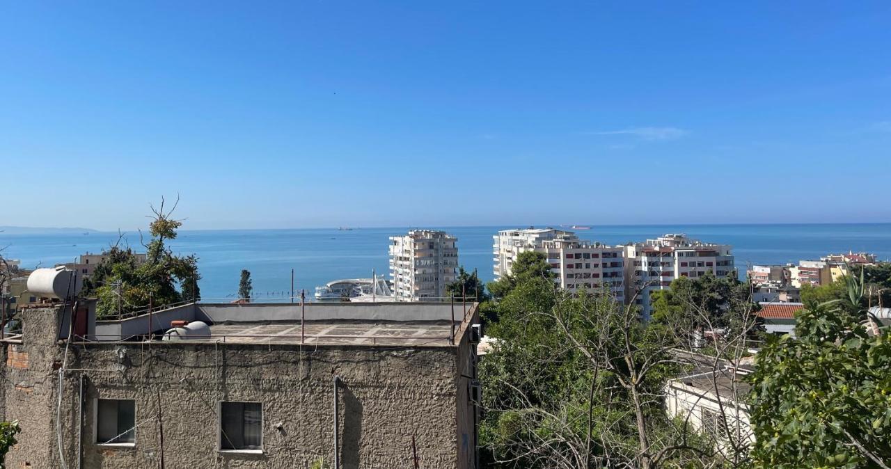 Nostalgic Sea View Apartments Дуррес Экстерьер фото