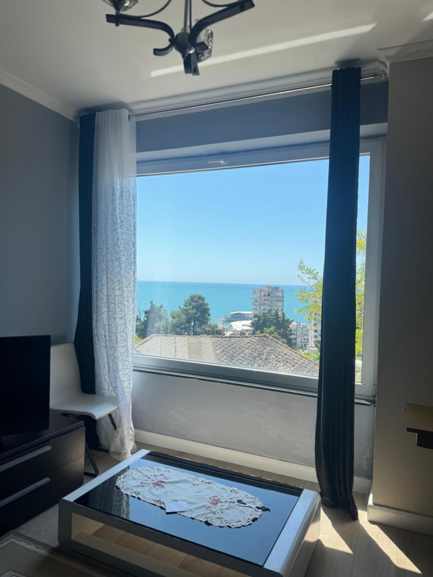 Nostalgic Sea View Apartments Дуррес Экстерьер фото